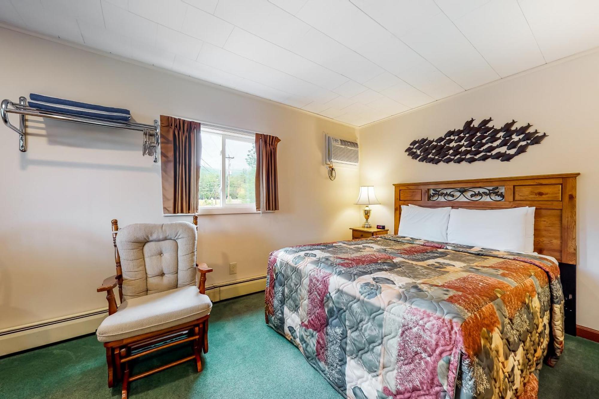 Riverbank Motel And Cabins Managed By Vacasa Lincoln Room photo