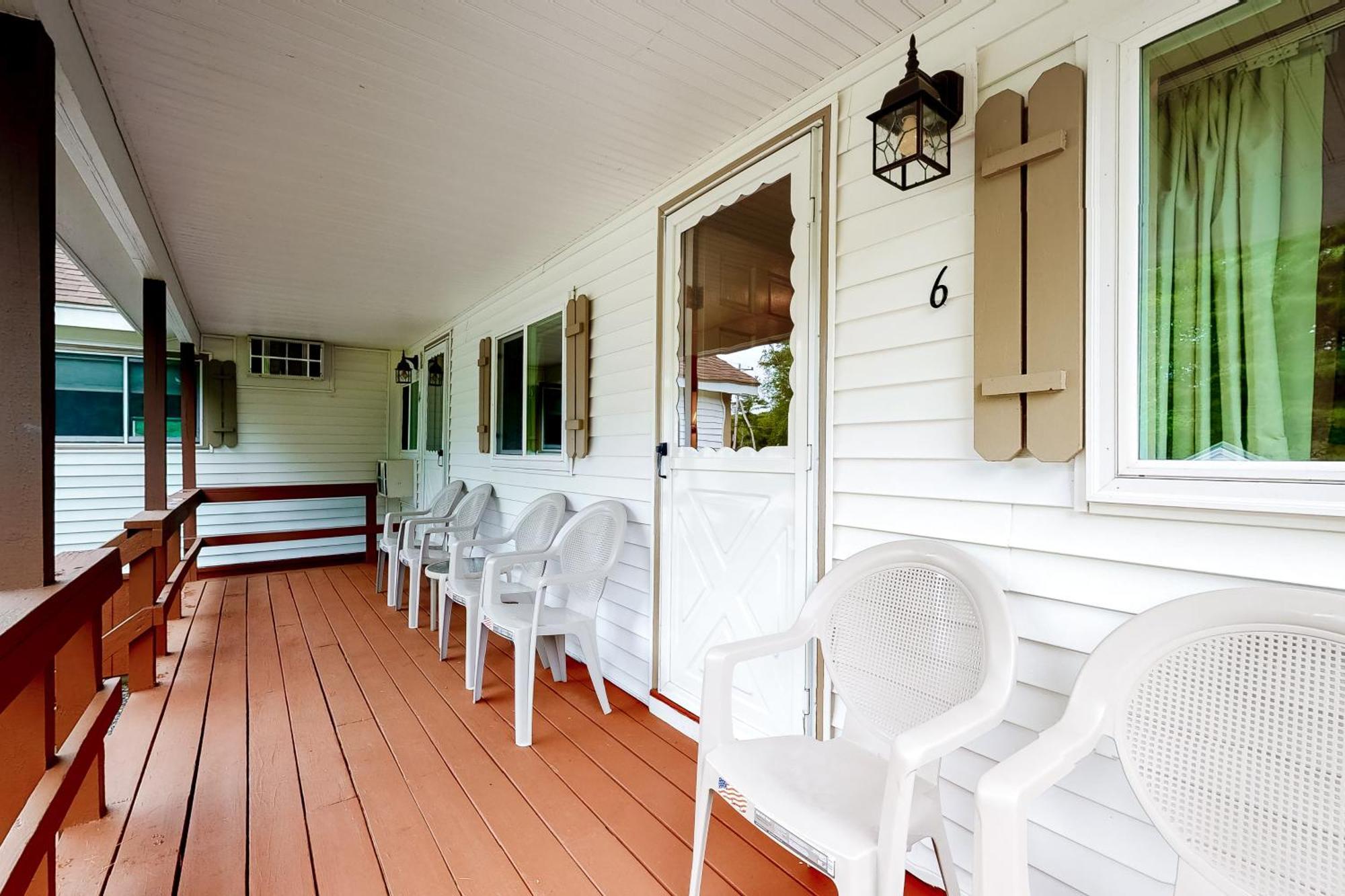 Riverbank Motel And Cabins Managed By Vacasa Lincoln Room photo