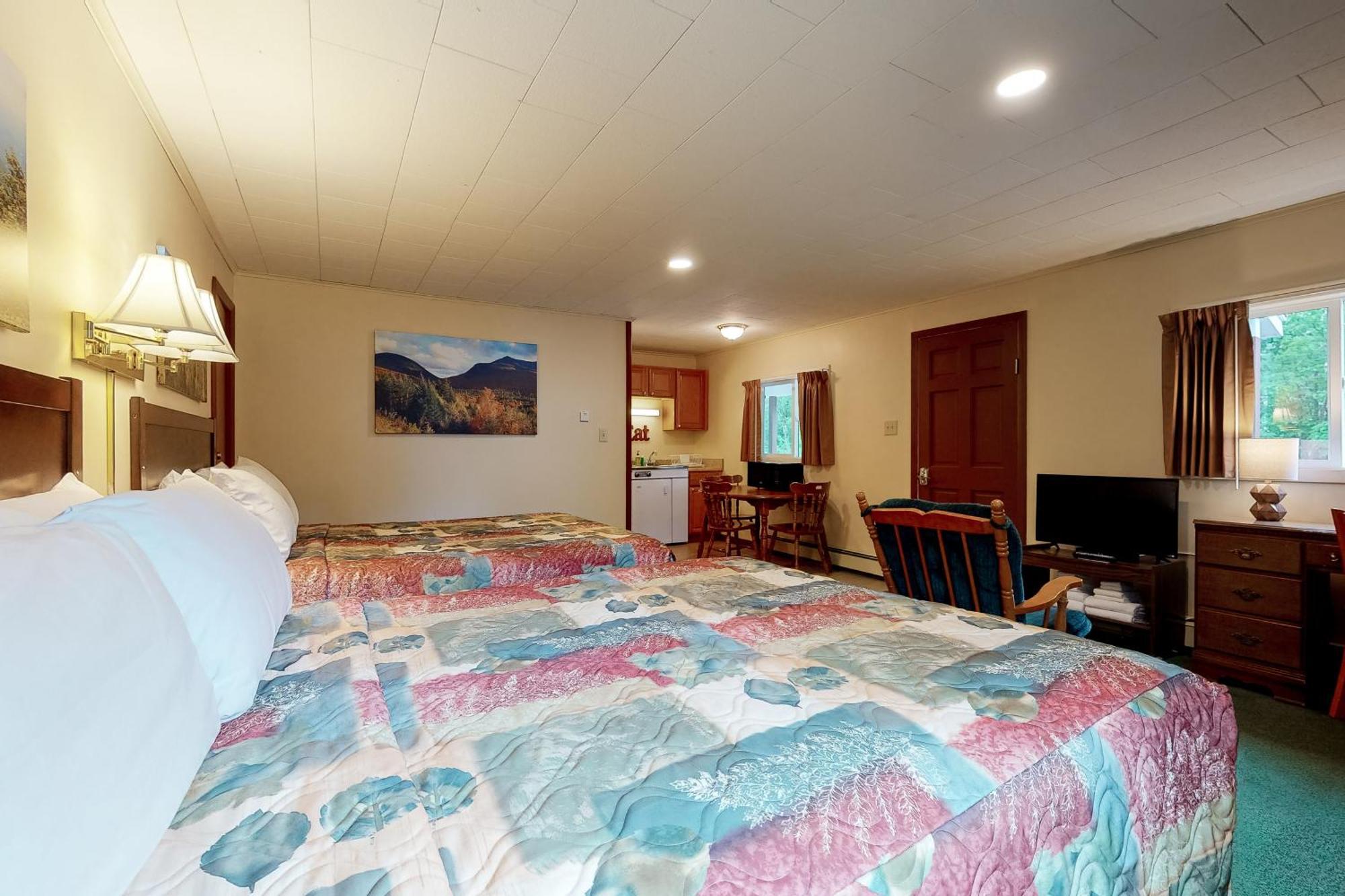 Riverbank Motel And Cabins Managed By Vacasa Lincoln Room photo