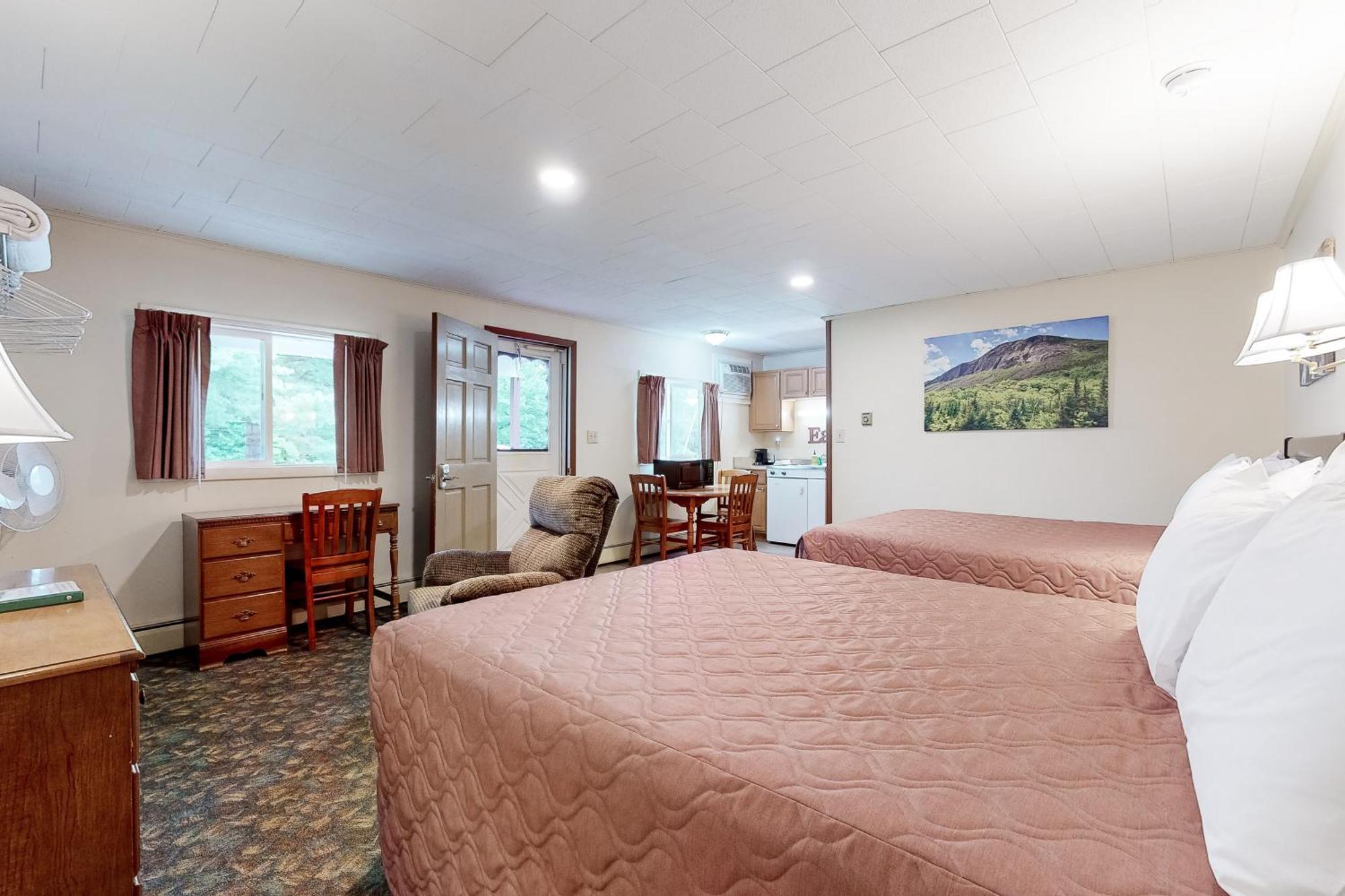 Riverbank Motel And Cabins Managed By Vacasa Lincoln Room photo