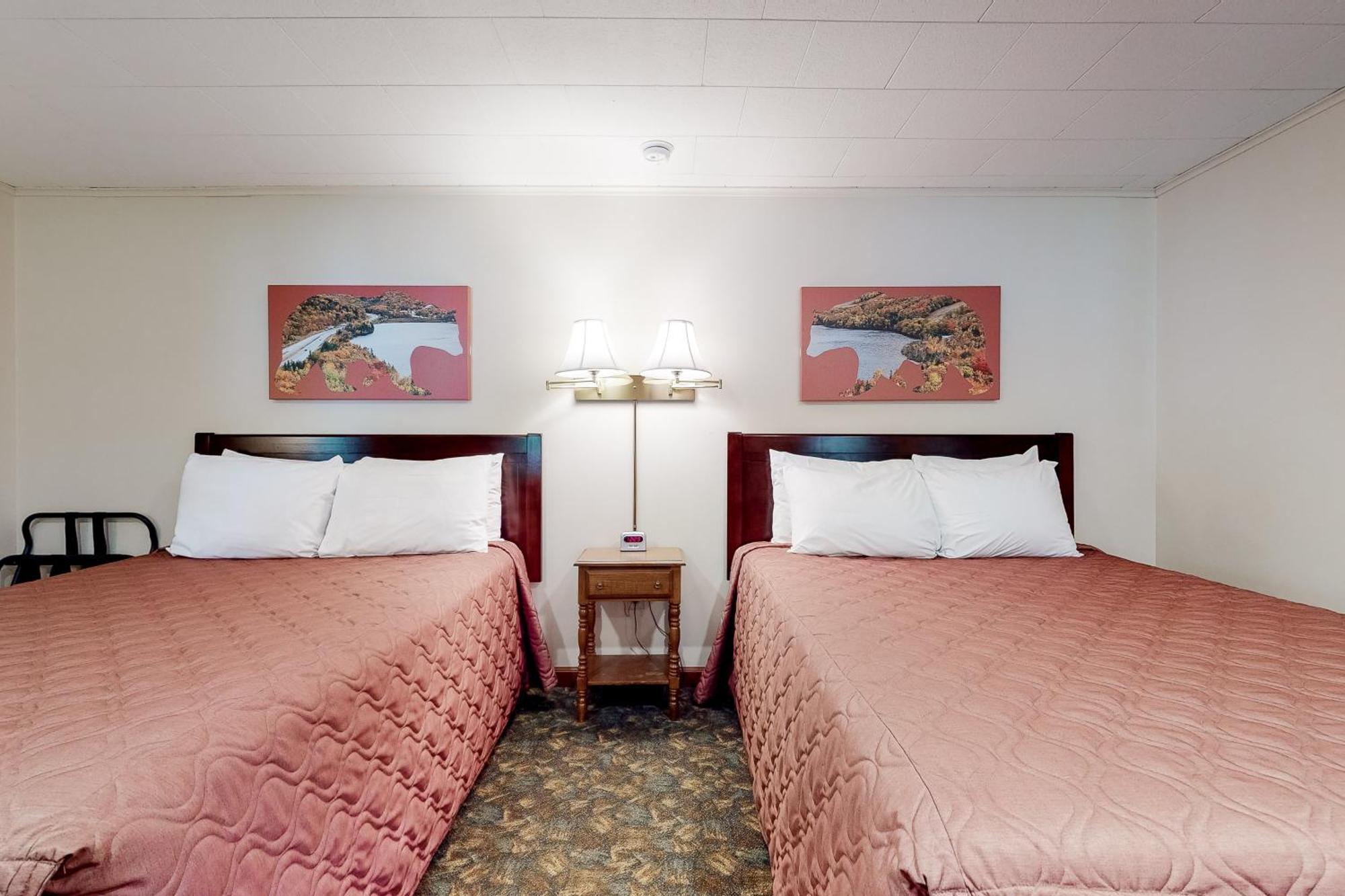 Riverbank Motel And Cabins Managed By Vacasa Lincoln Room photo
